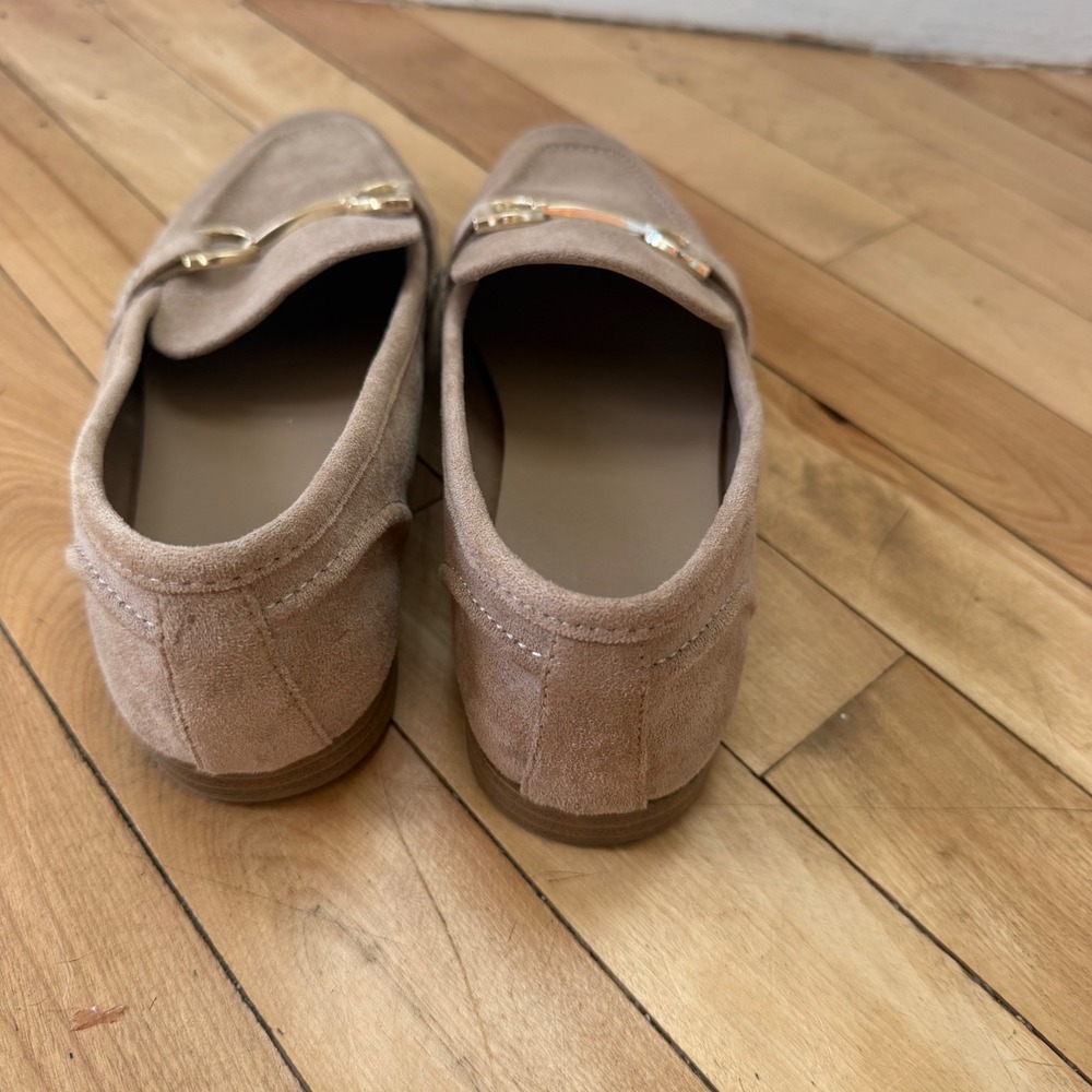 A New Day Tan Faux Suede Horsebit Loafers Gold Hardware Flats Size 7.5 - Picture 4 of 9